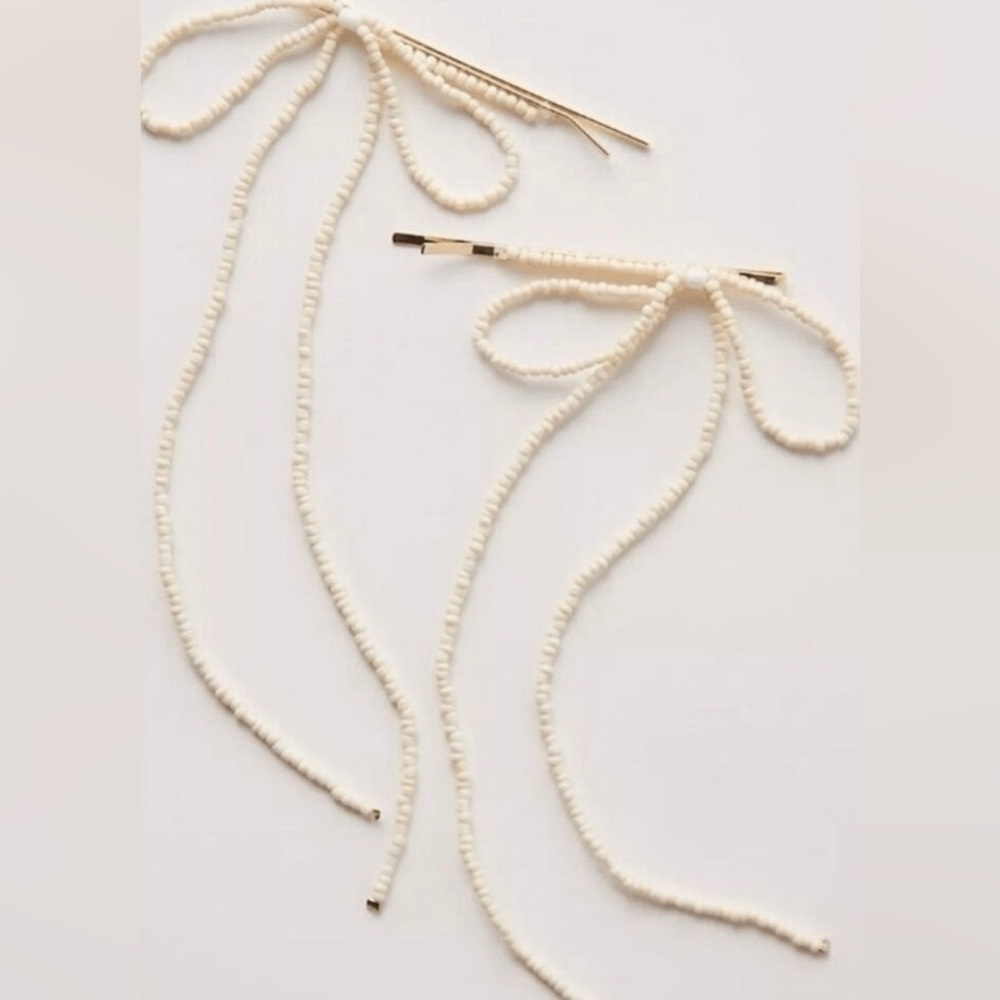 Free People Dainty Beaded Bow Hair Pin - Ivory